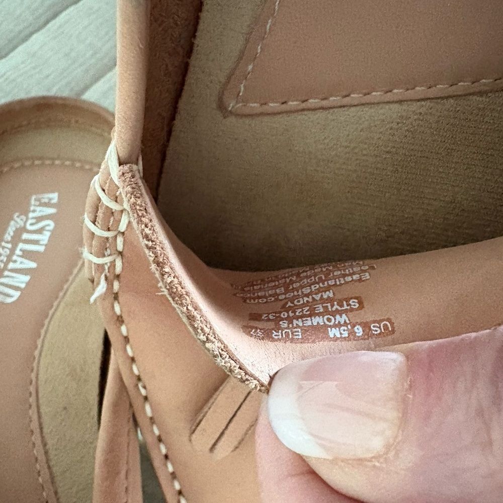 Eastland Womens Rose Blush Leather Mandy Mules with Tassels Size 6.5 - Picture 4 of 4